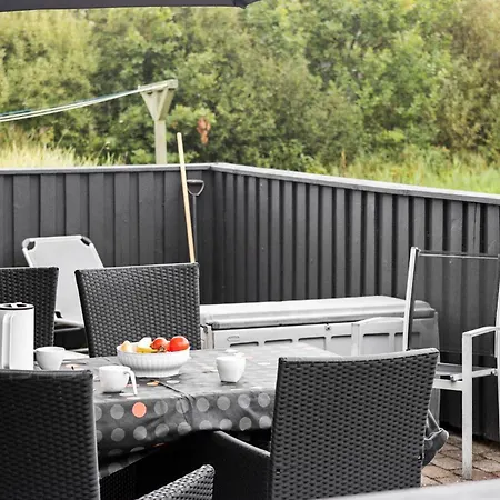 2 Bedroom Stunning In Romo Holiday home Lakolk